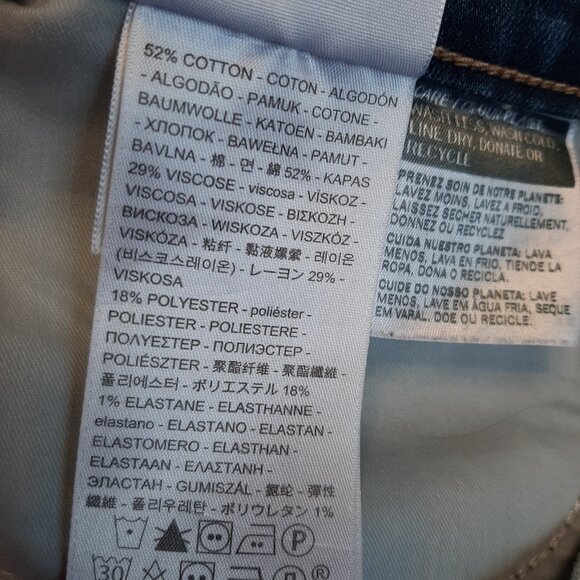 Levi's Two-Tone Blue Ankle Jeans - Picture 10 of 11